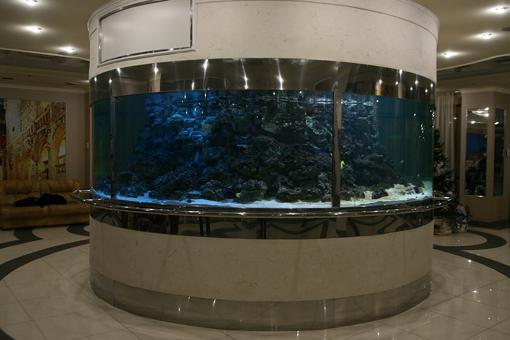 大型亚克力圆柱形鱼缸